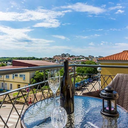 Pula Apartment Bagian luar foto
