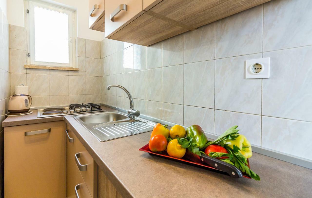 Pula Apartment Bagian luar foto