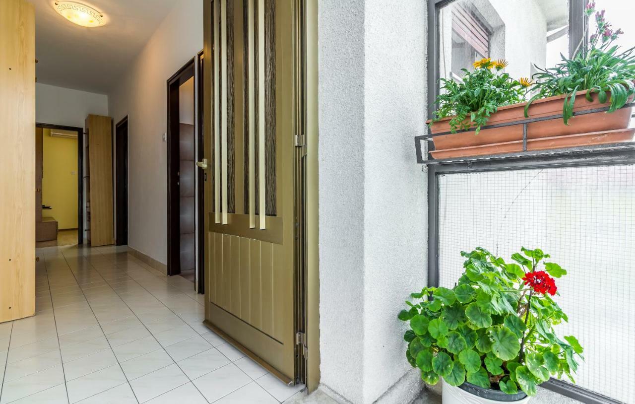 Pula Apartment Bagian luar foto