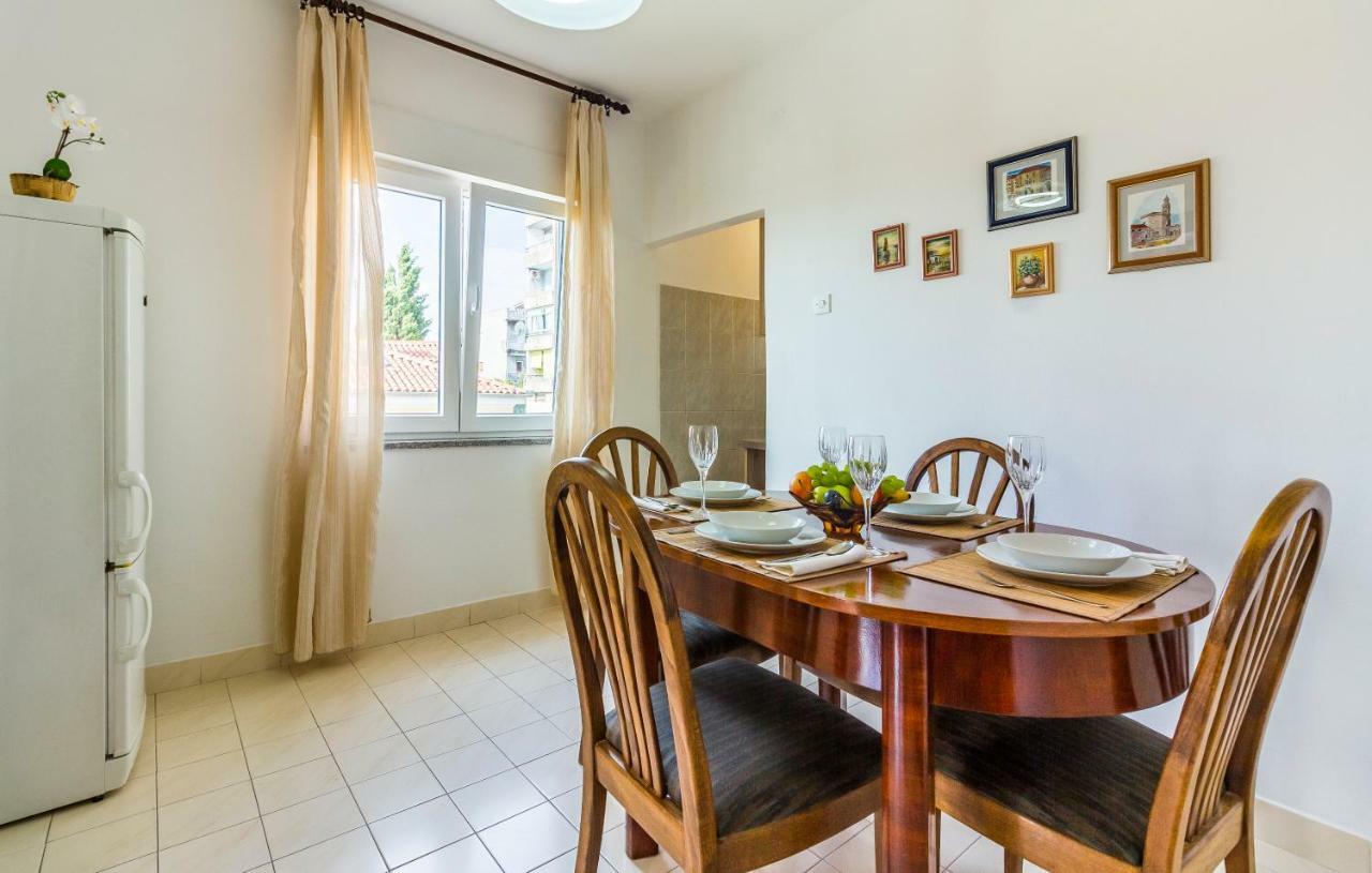 Pula Apartment Bagian luar foto