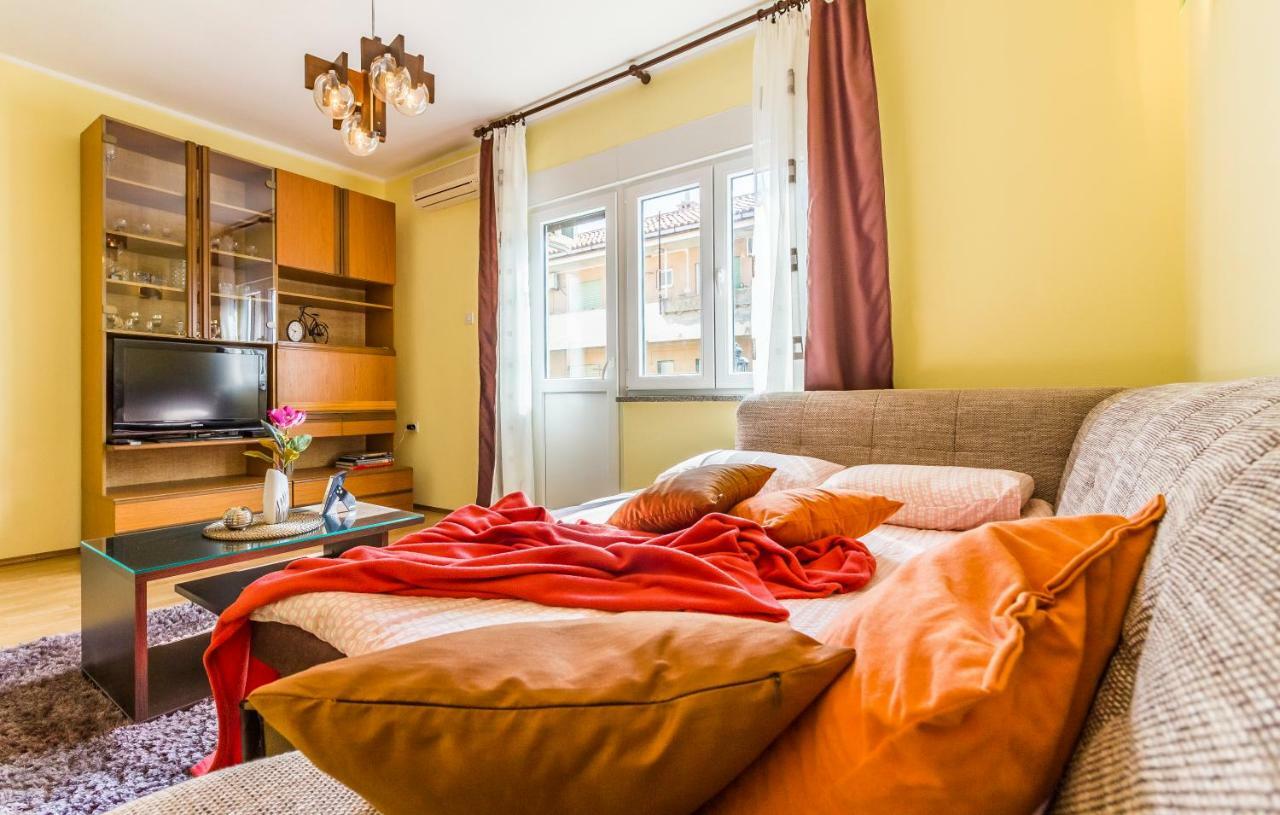 Pula Apartment Bagian luar foto